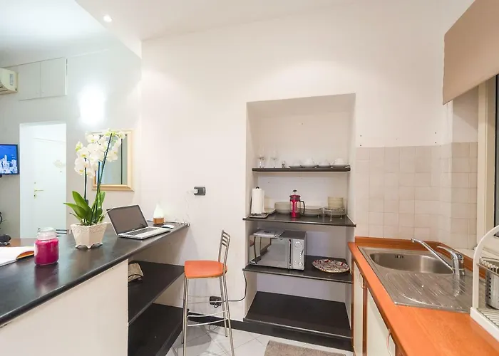 Old Port 4 Beds Apartment